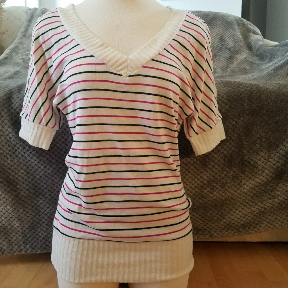One step up Strip V neck